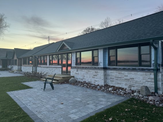 Newly rennovated cottages at Lake Paradise in Carp LAke Michigan