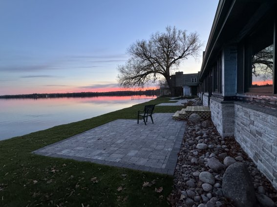 Expect amazing vistas and sunsets at our Lake Paradise Cottages